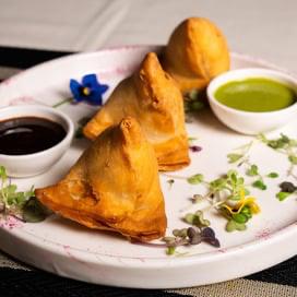 VEGETABLE SAMOSA (G)